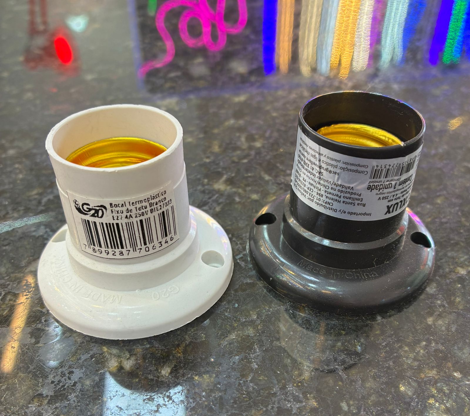 Bocal Fixo E27 Branco ou Preto